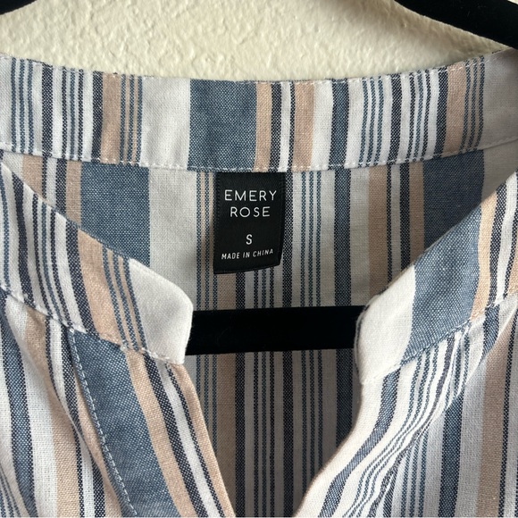 Emery Rose Striped Top - Picture 2 of 6